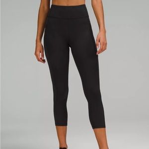 Lululemon black cropped leggings